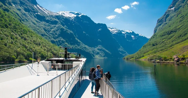 Wikinger-Dorf, Nærøyfjord-Fjordrundfahrt & Flåmbahn
